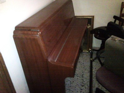 Knoght Piano