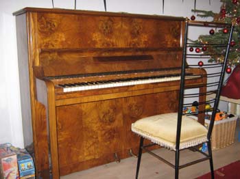 Eavestaff Piano Number 154461