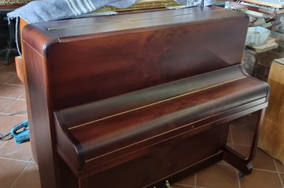 Piano 3.jpg