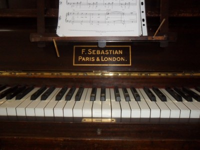 piano 1.jpg