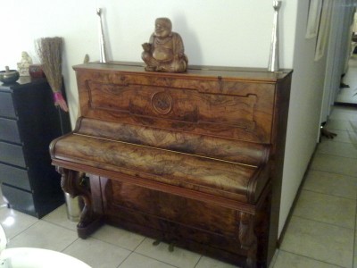 RosewoodPiano2.JPG