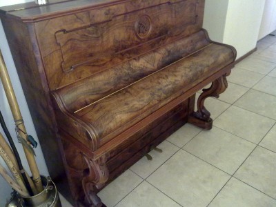 RosewoodPiano4.JPG