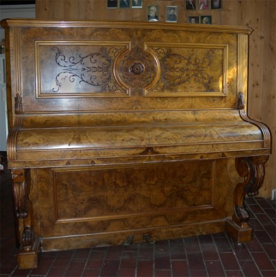 Piano 1.jpg