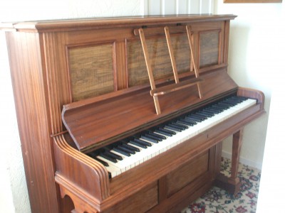 piano 001 (2).JPG